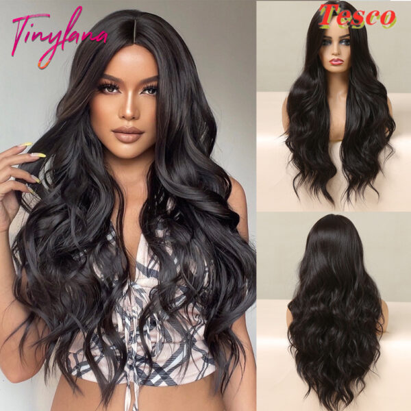 Women Wear Wavy Wigs - Image 4